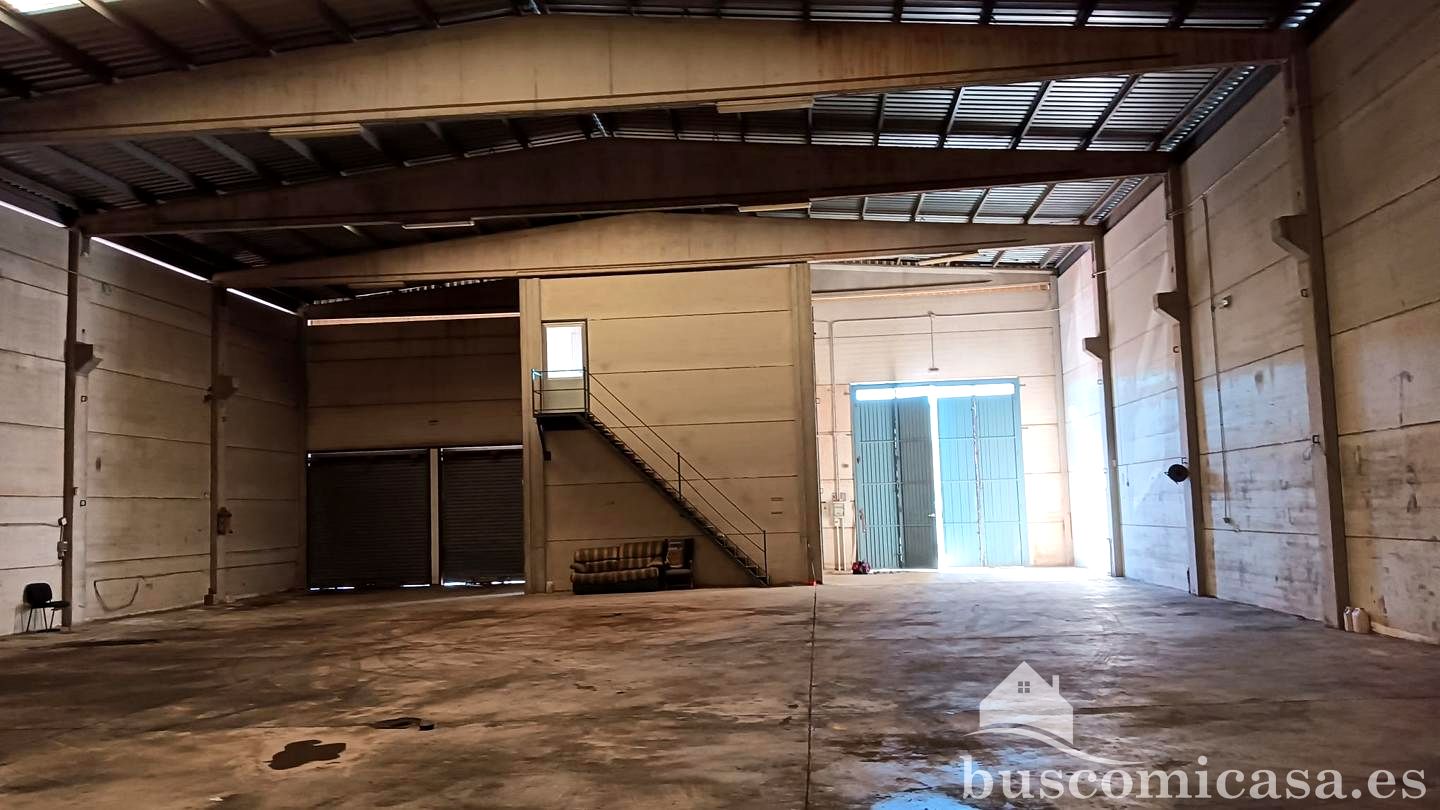 Nave industrial en avenida Bailén, Linares, Jaén de 650 m2
