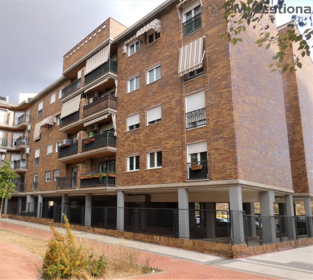 Flat in Calle Bélgica, Valdemoro, Madrid of 82 m2