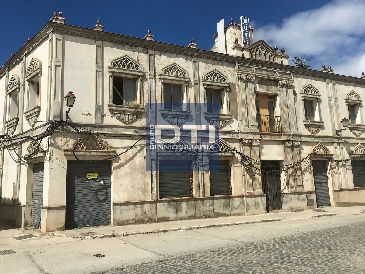 Building in Calle Coso Bajo, Guadalcanal, Sevilla of 778 m2