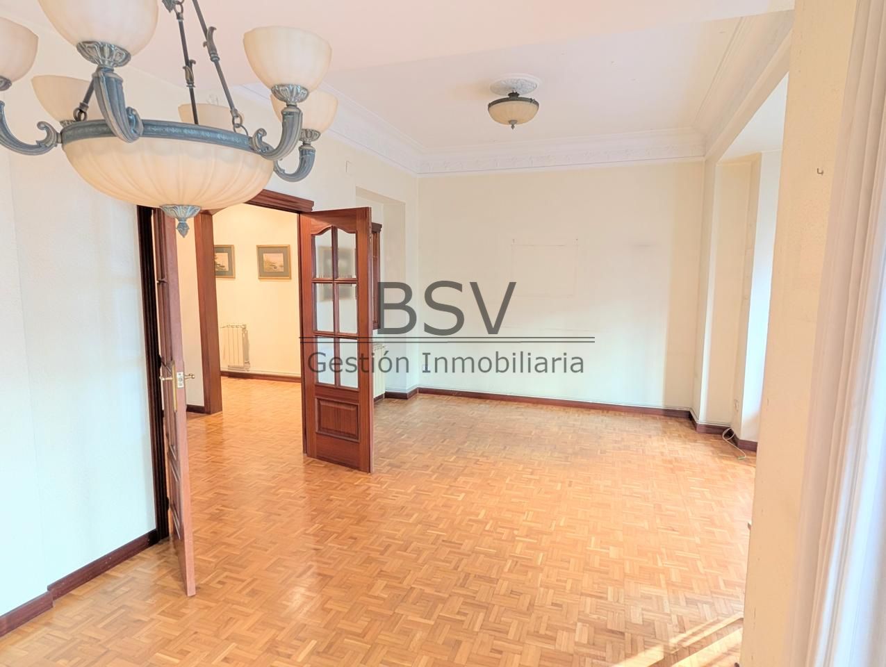 Piso en Calle Pintor Benedito, València, Valencia de 137 m2