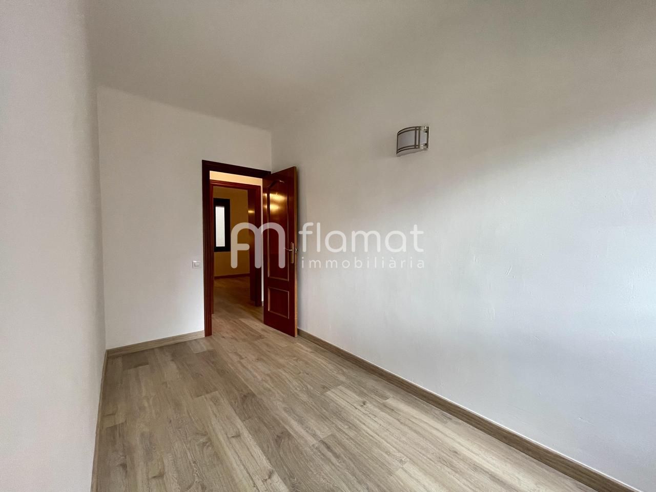 pisos en barcelona · carrer-dels-ferrocarrils-catalans-08038 265000€