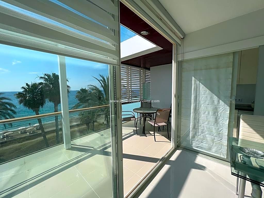 Duplex penthouse in 1st line of the sea, Playa d'en Bossa