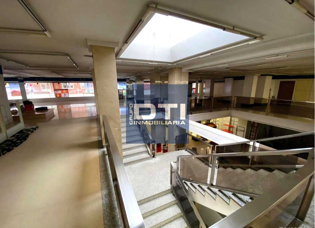 Local en Albacete, Albacete de 2657 m2