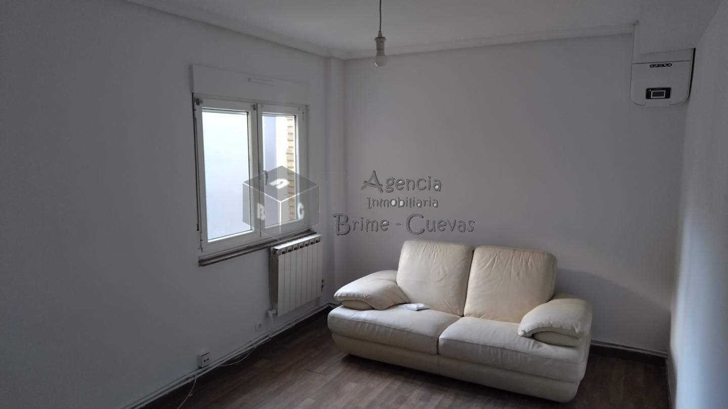 Piso en Avenida de las Segadas, Oviedo, Asturias de 66 m2