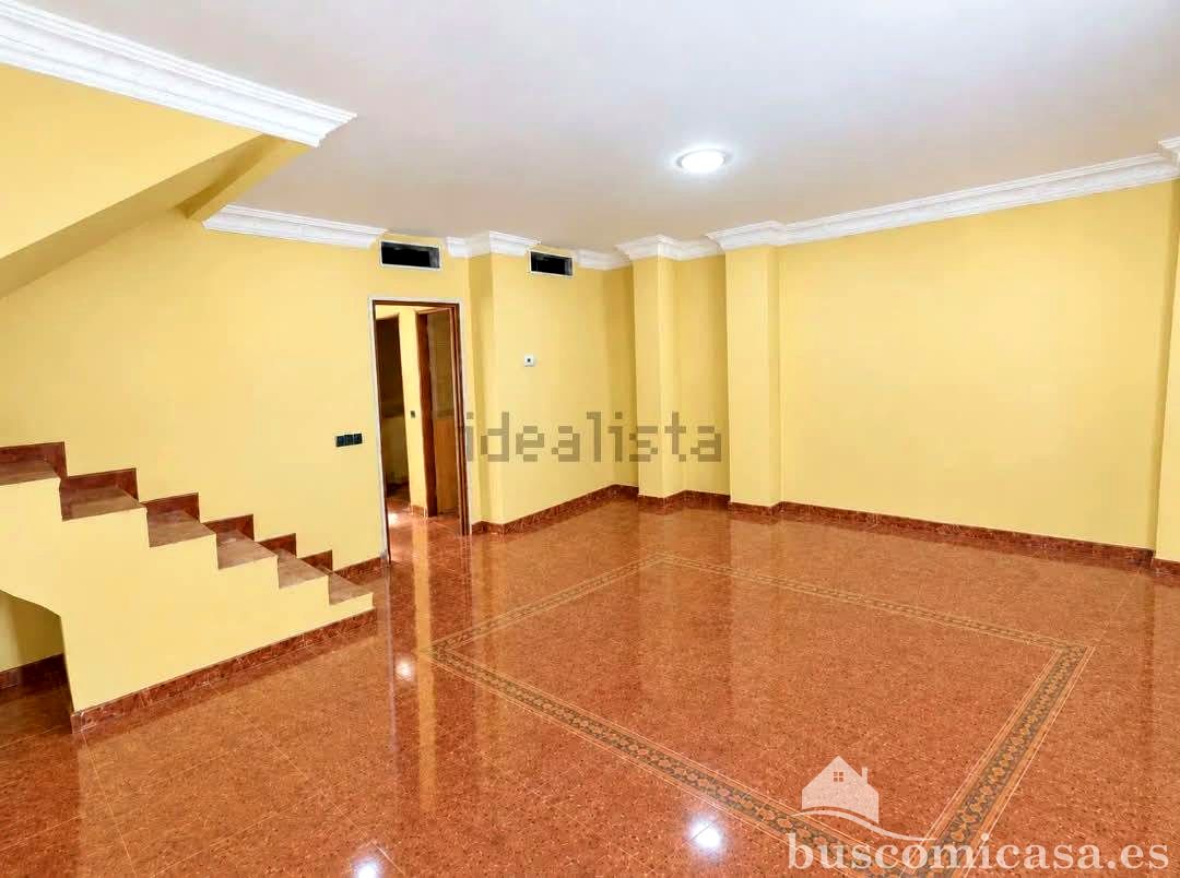 Casa / chalet en Avenida Doctor Juan Reyes, Linares, Jaén de 100 m2