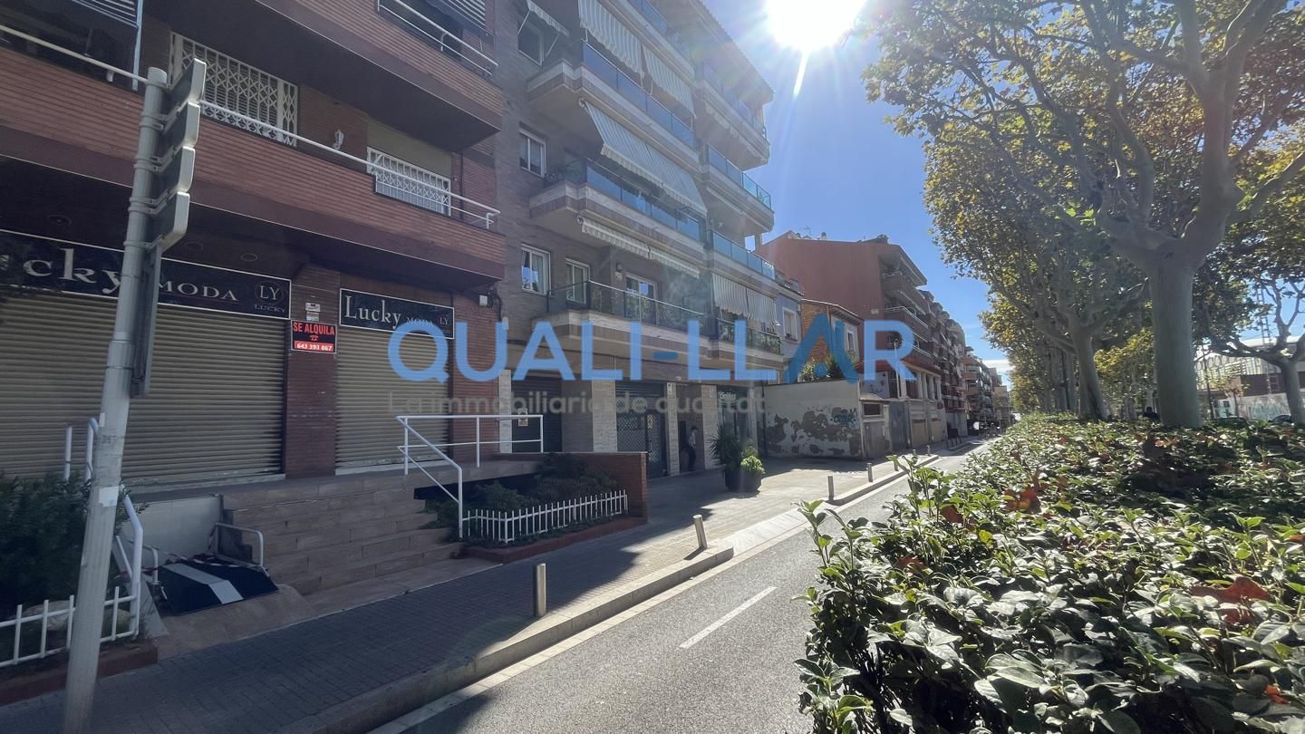 Local en Rambla Marquesa de Castellbell, Sant Feliu de Llobregat, Barcelona de 329 m2