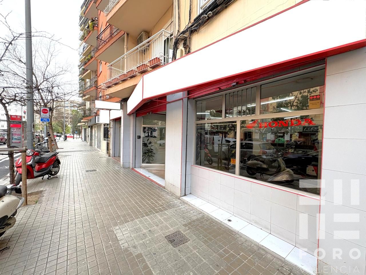 Local en Carrer de les Tres Forques 7, València, Valencia de 254 m2