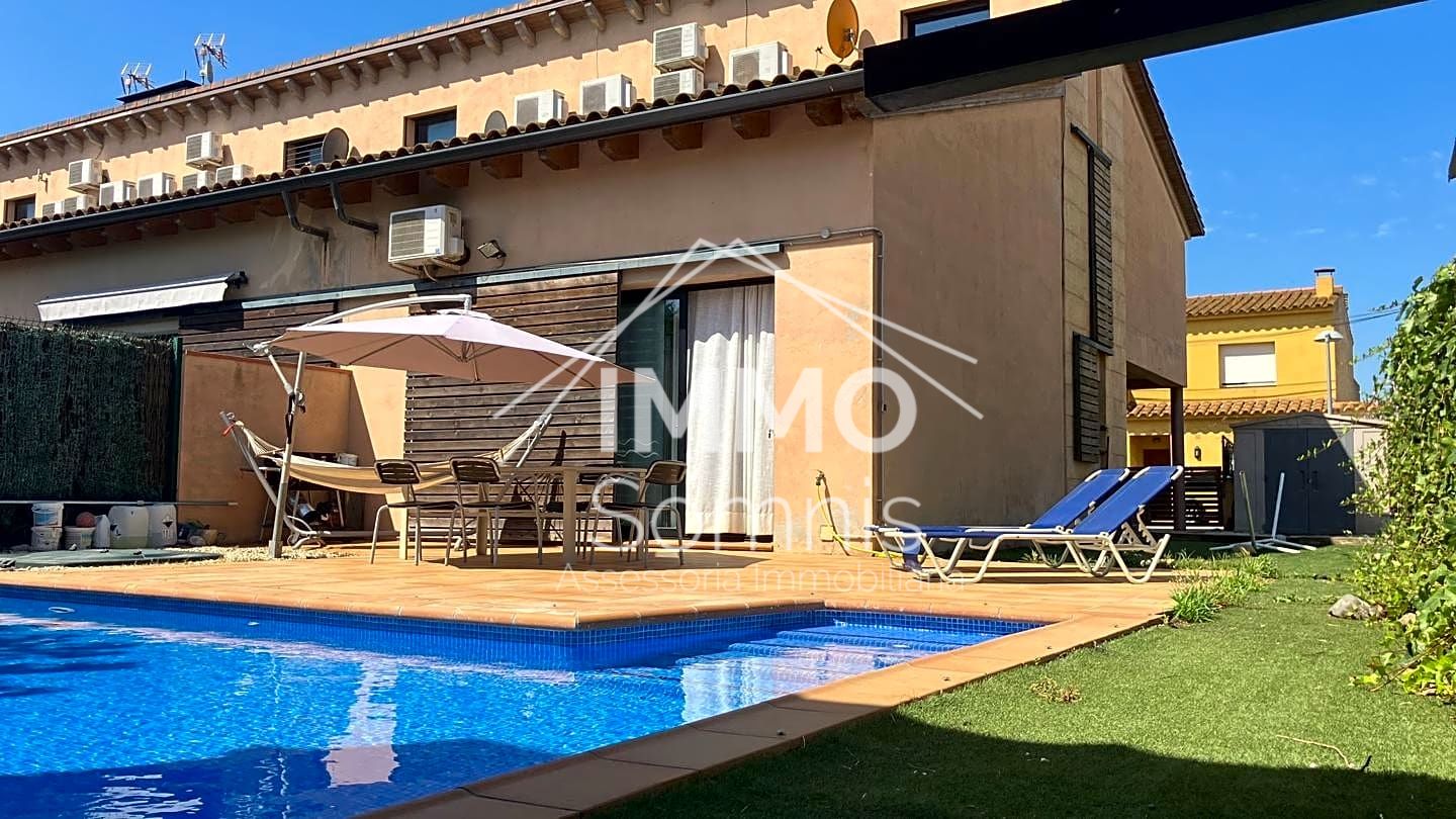 Casa / chalet en Carrer Empordà, Vilamacolum, Girona de 158 m2