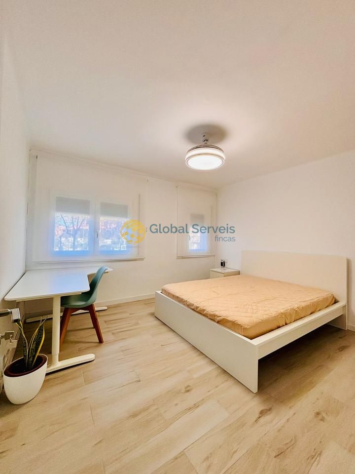 Room in Passeig de l'Estació, Abrera, Barcelona of 12 m2