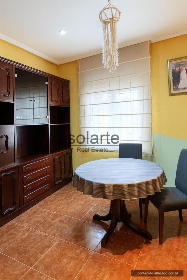 Piso en Carrer d'Irlanda, Santa Coloma de Gramenet, Barcelona de 74 m2