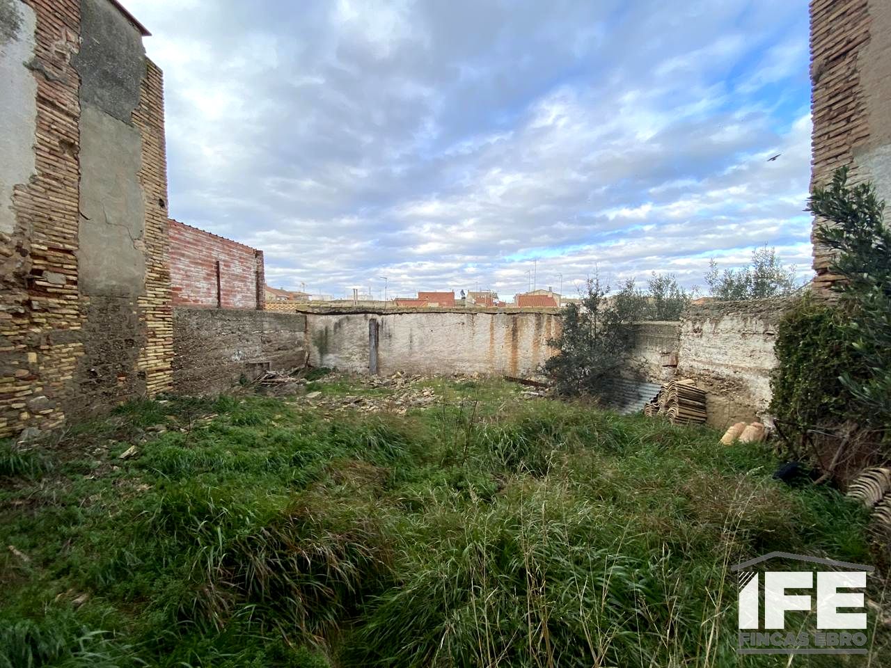 casa en alagon ·  120000€