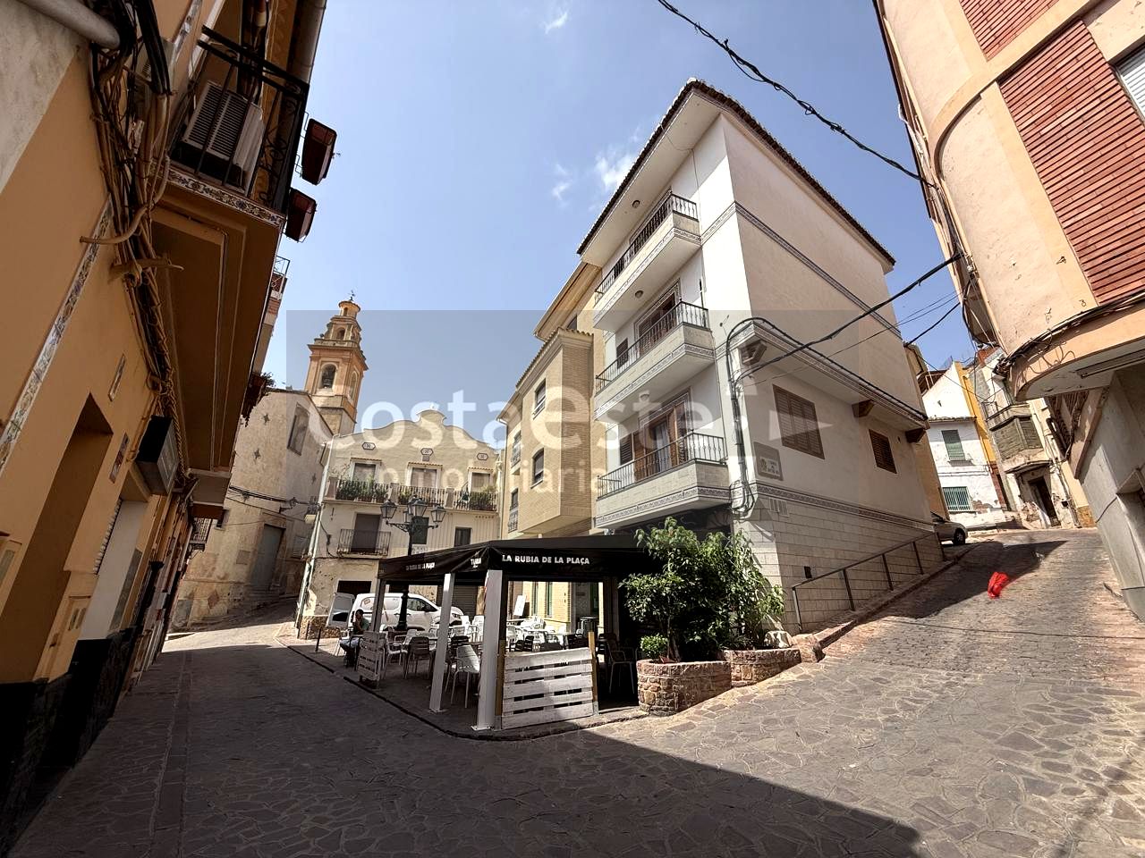 Local en Plaça de la Constitució, Serra, Valencia de 126 m2