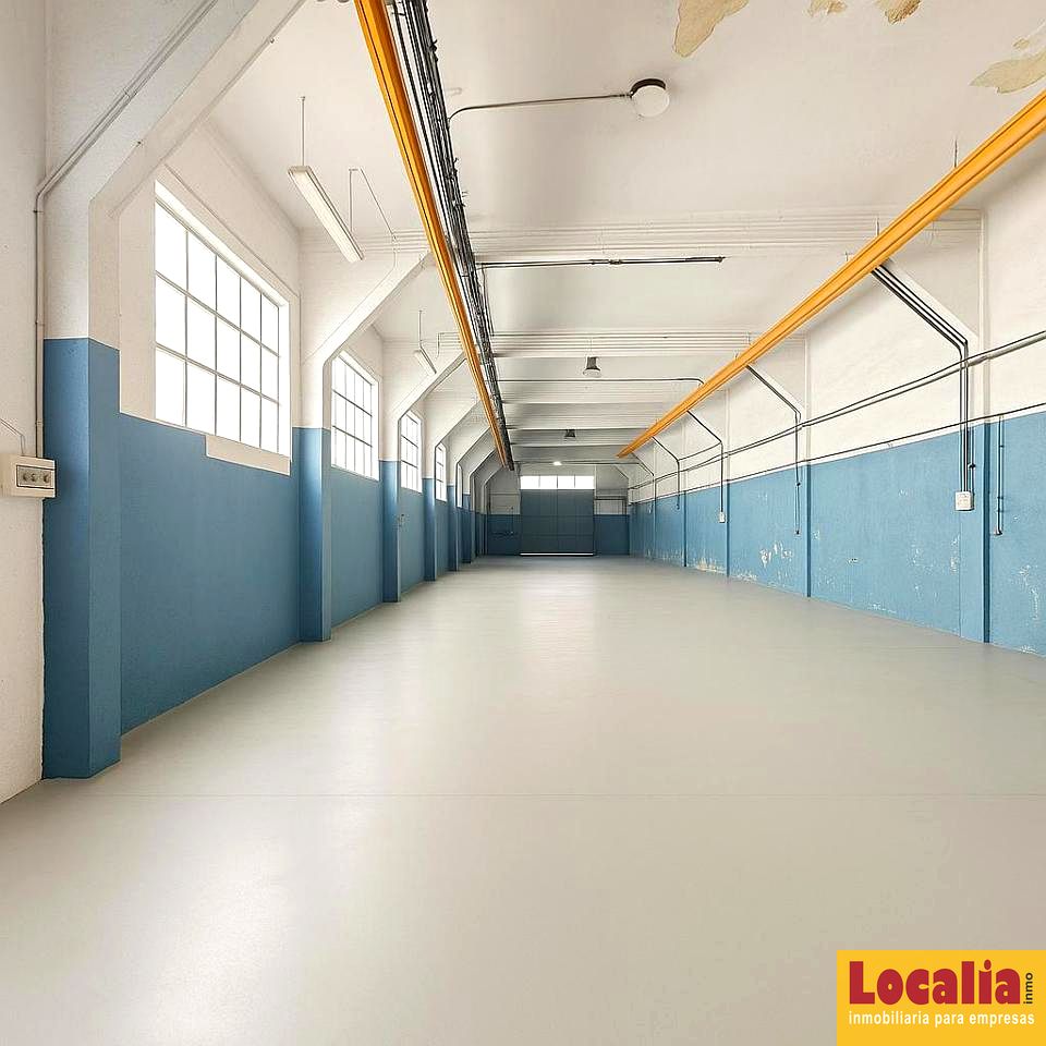Nave industrial en Torrelavega, Cantabria de 600 m2