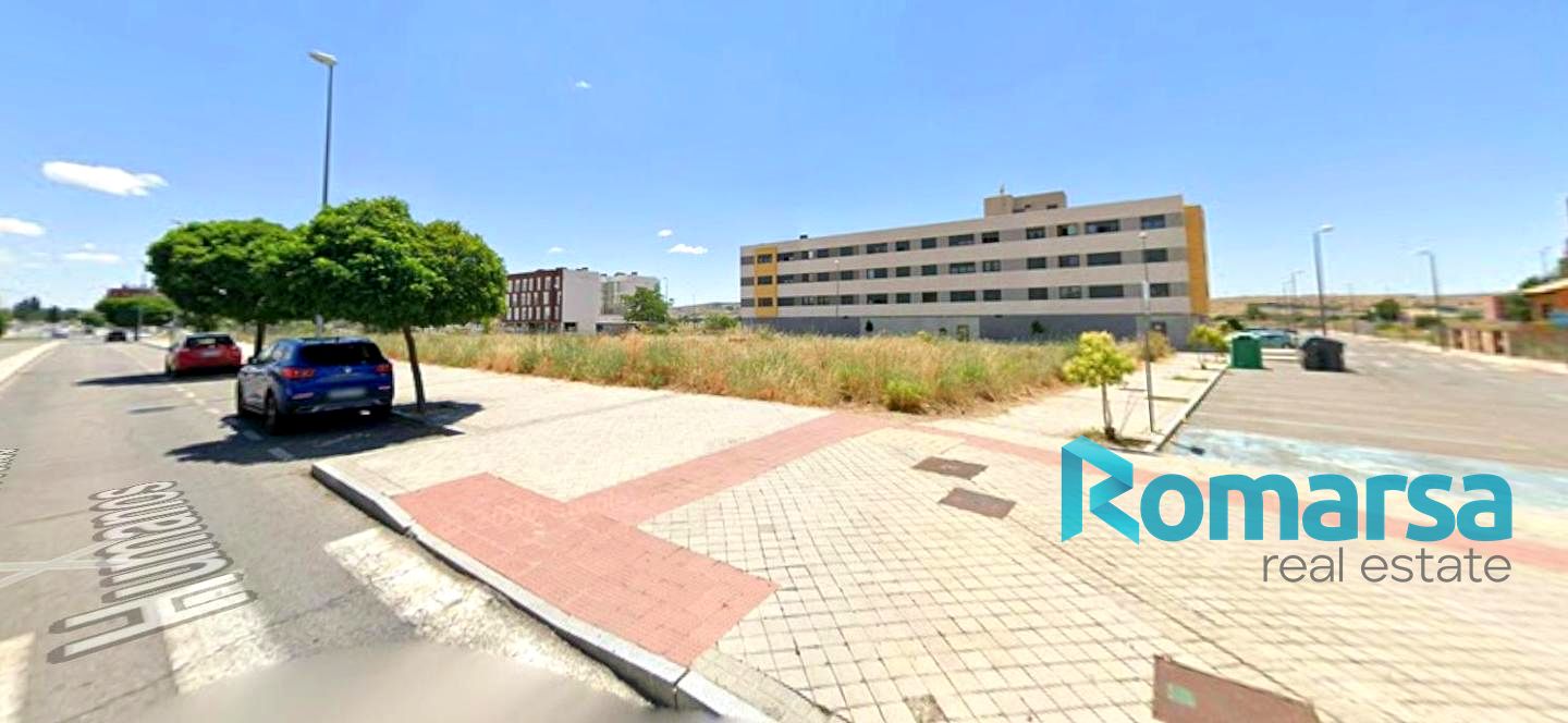 Terreno en Avenida de los Derechos Humanos, Ávila, Ávila de 1818 m2