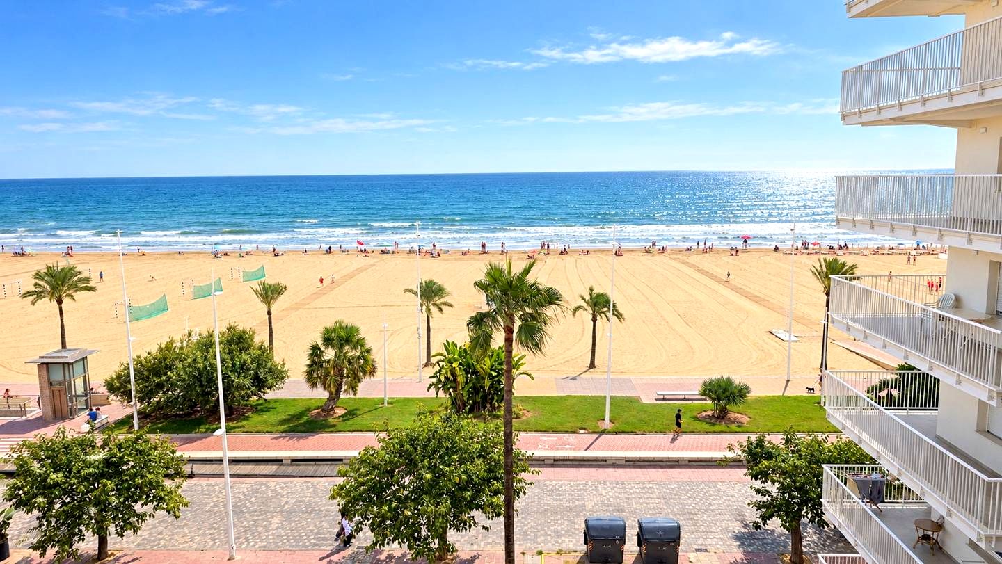 Flat in Passeig Marítim de Neptú 32, PLAYA DE GANDIA, Valencia of 98 m2