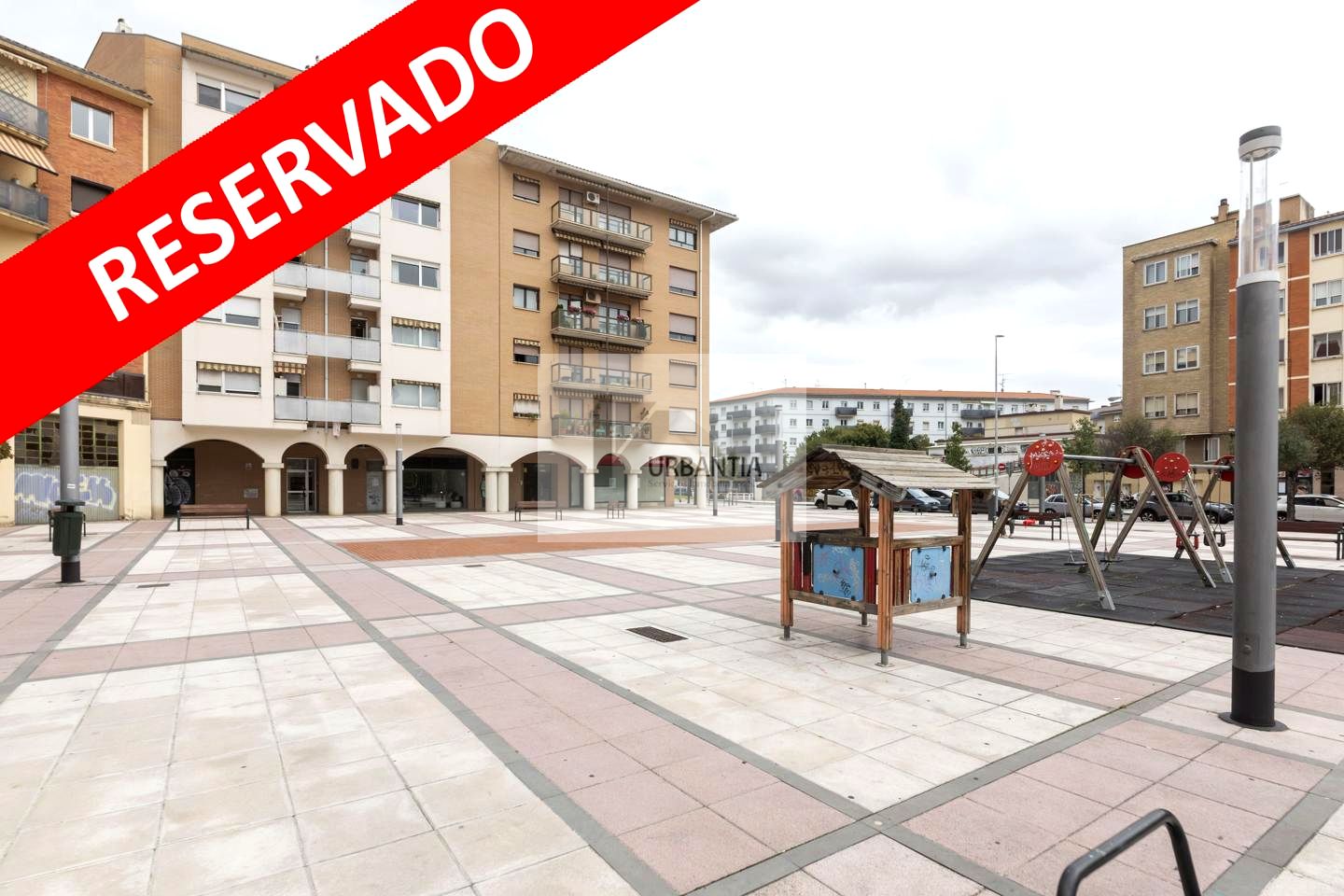 Piso en Plaza Margarita de Navarra, Pamplona, Navarra de 64 m2