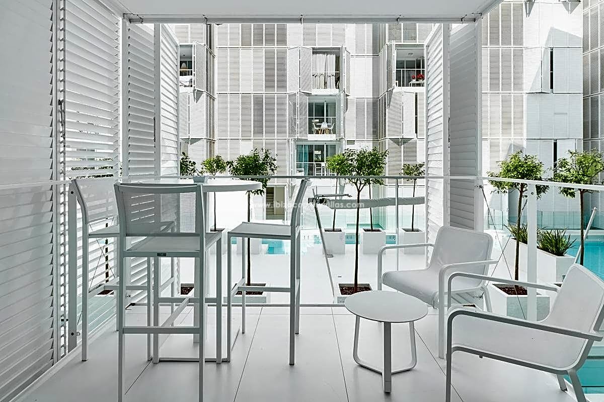 Impecable apartamento en el emblemático Patio Blanco, Marina Botafoch