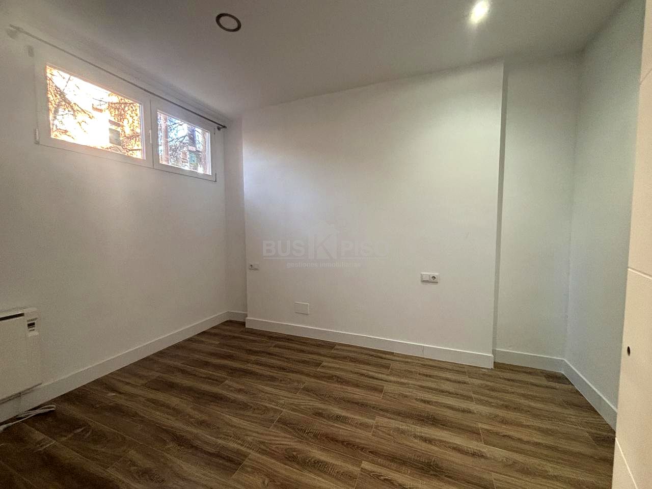 Flat in Calle de Santoña, Madrid, Madrid of 52 m2