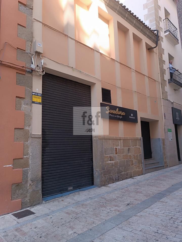 Local en Calle Santa Clara, Plasencia, Cáceres de 320 m2