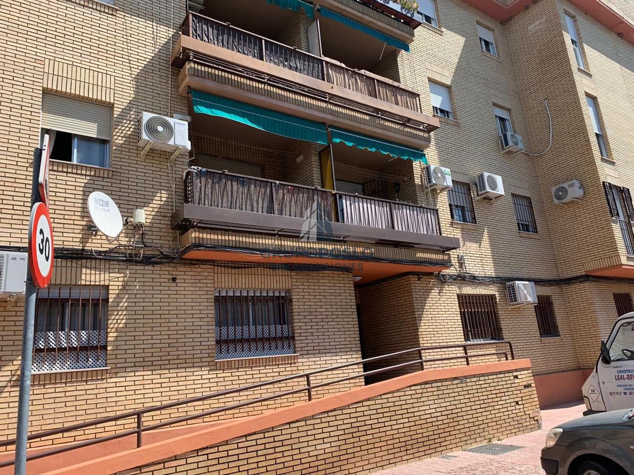 Flat in Calle de Paco León, Córdoba, Córdoba of 85 m2