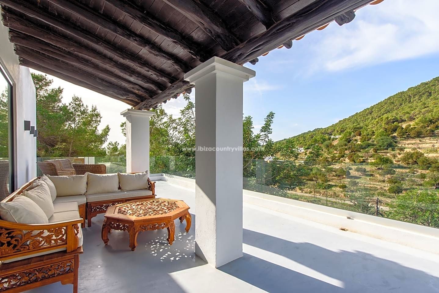 Beautiful and spacious villa in the countryside, Es Cubells