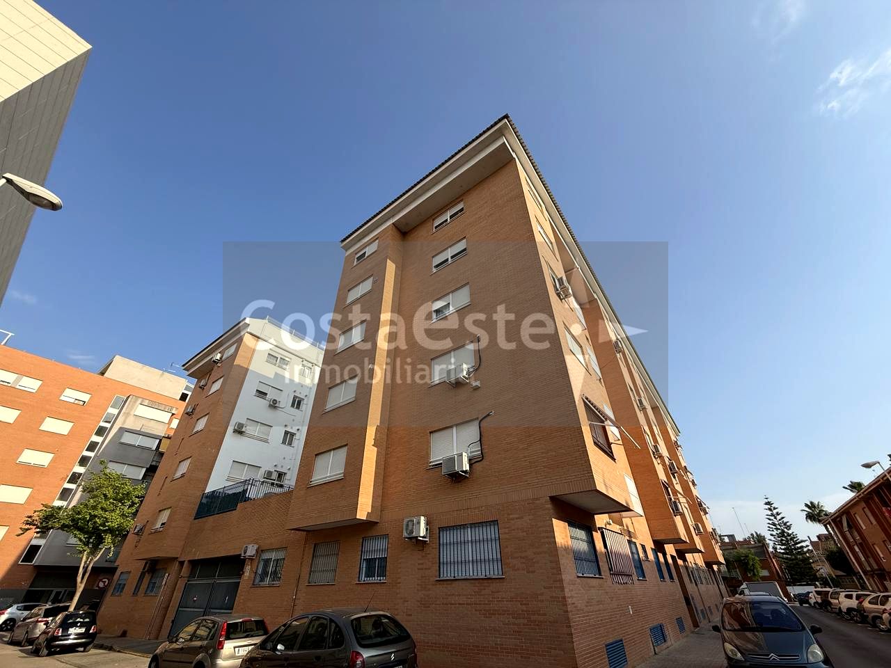 Flat in Carrer Alfabeguer, Manises, Valencia of 112 m2