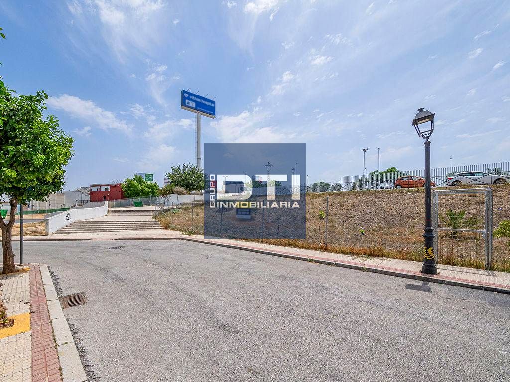 Terreno en Calle Miguel Ángel Asturias, Castilleja de la Cuesta, Sevilla de 1063 m2