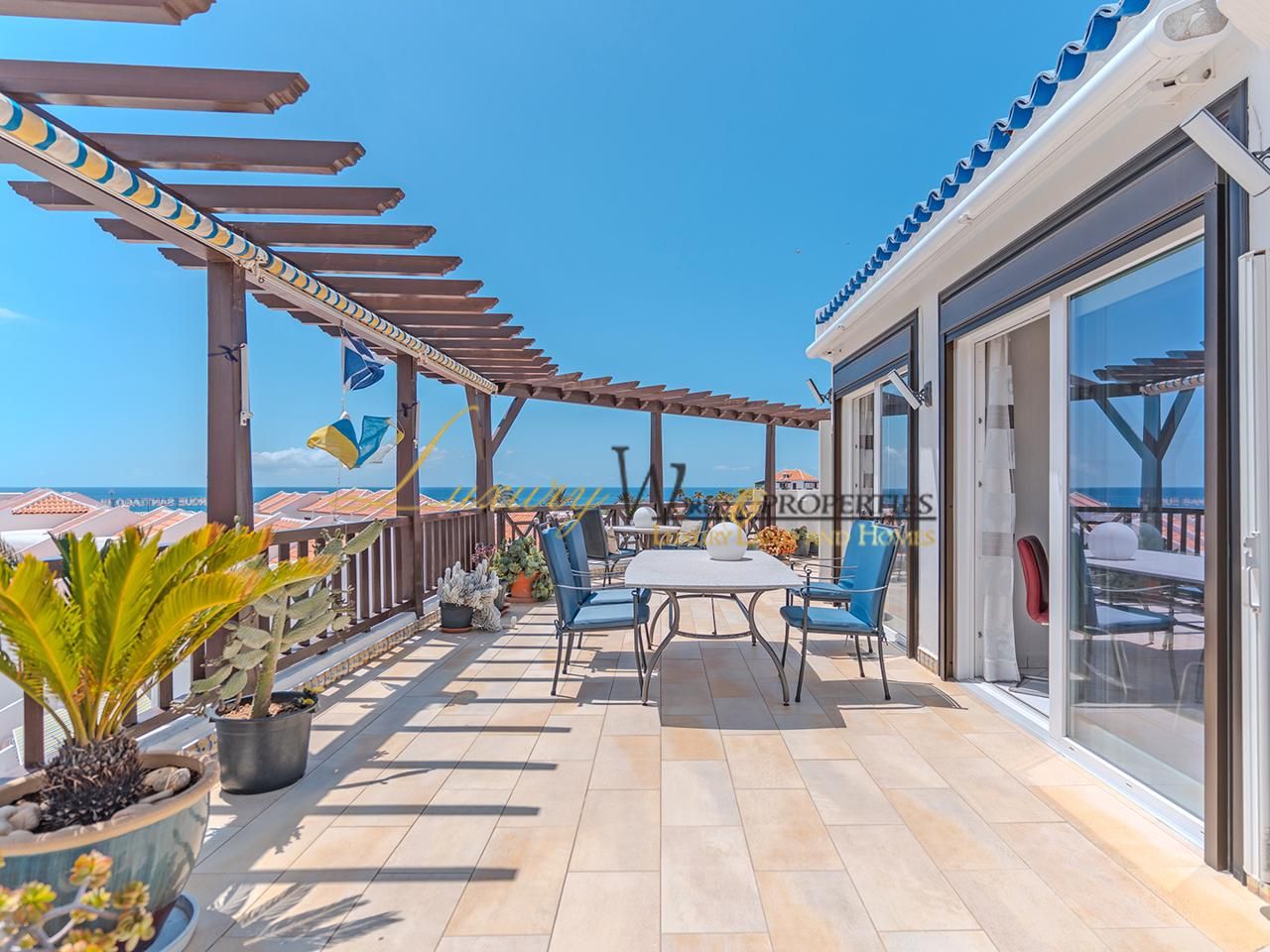 Flat in Avenida las Americas, Playa de las Americas, Santa Cruz de Tenerife of 164 m2