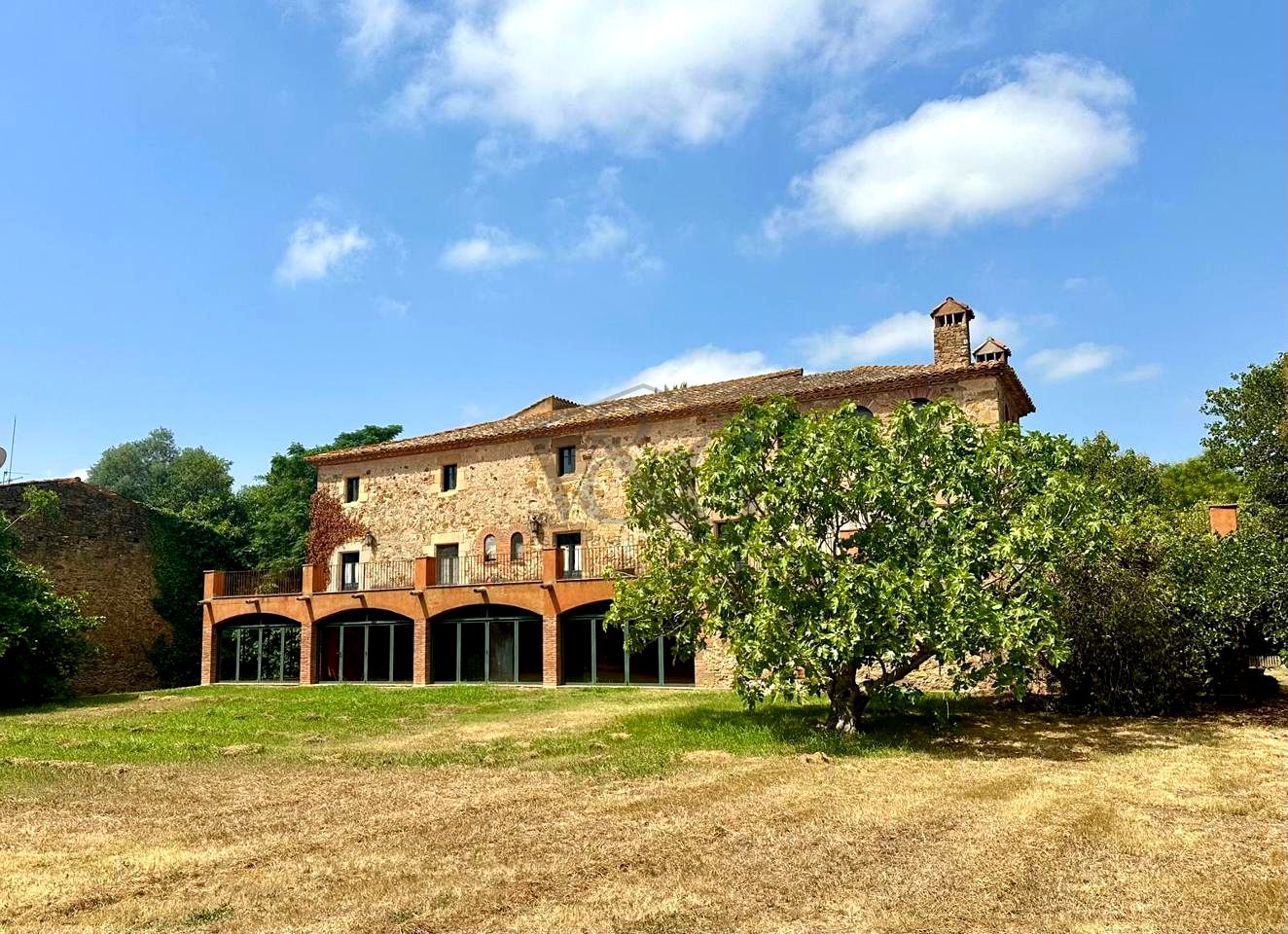 Casa / chalet en Carrer de la Constitució, Parlavà, Girona de 891 m2
