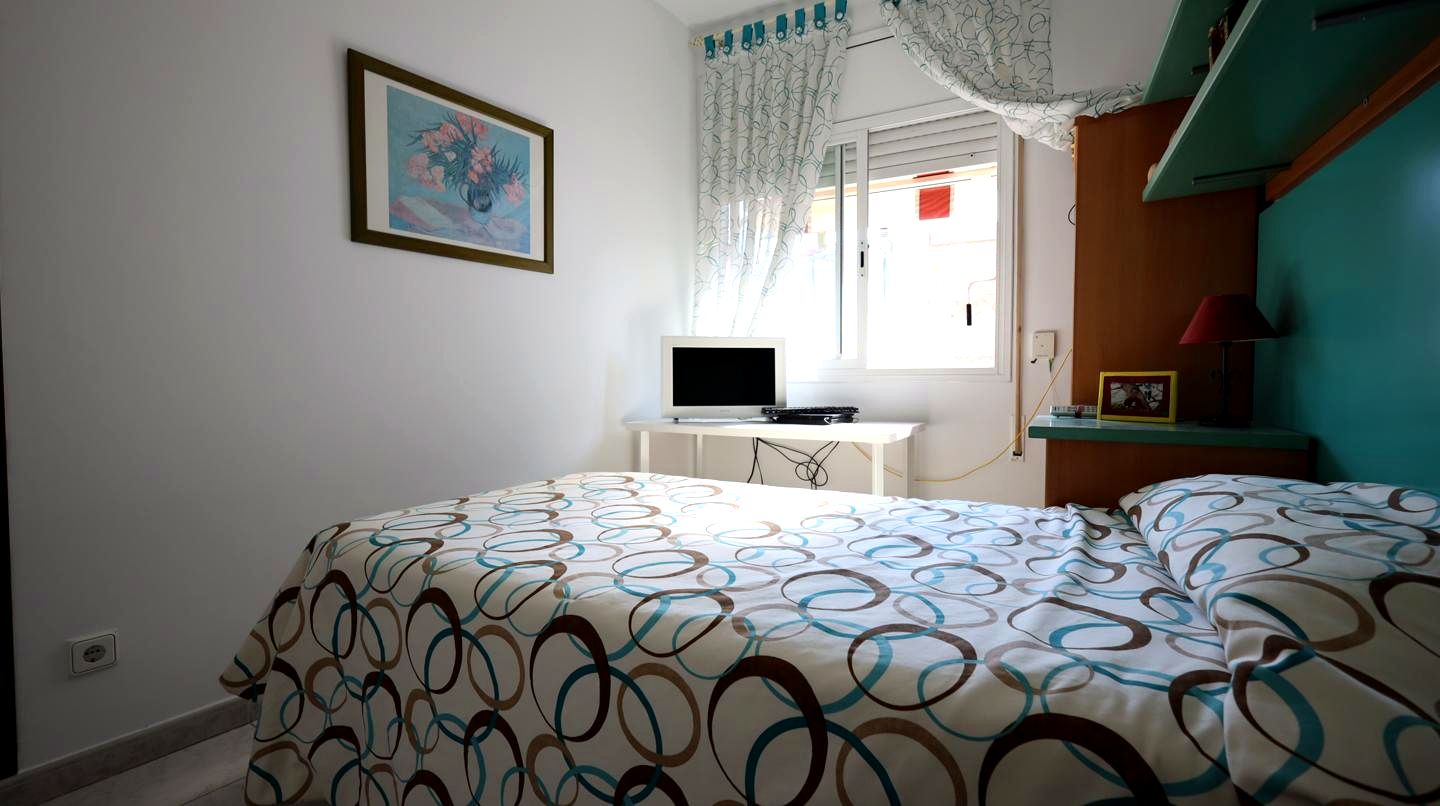Villa · Gava · 5 hab.