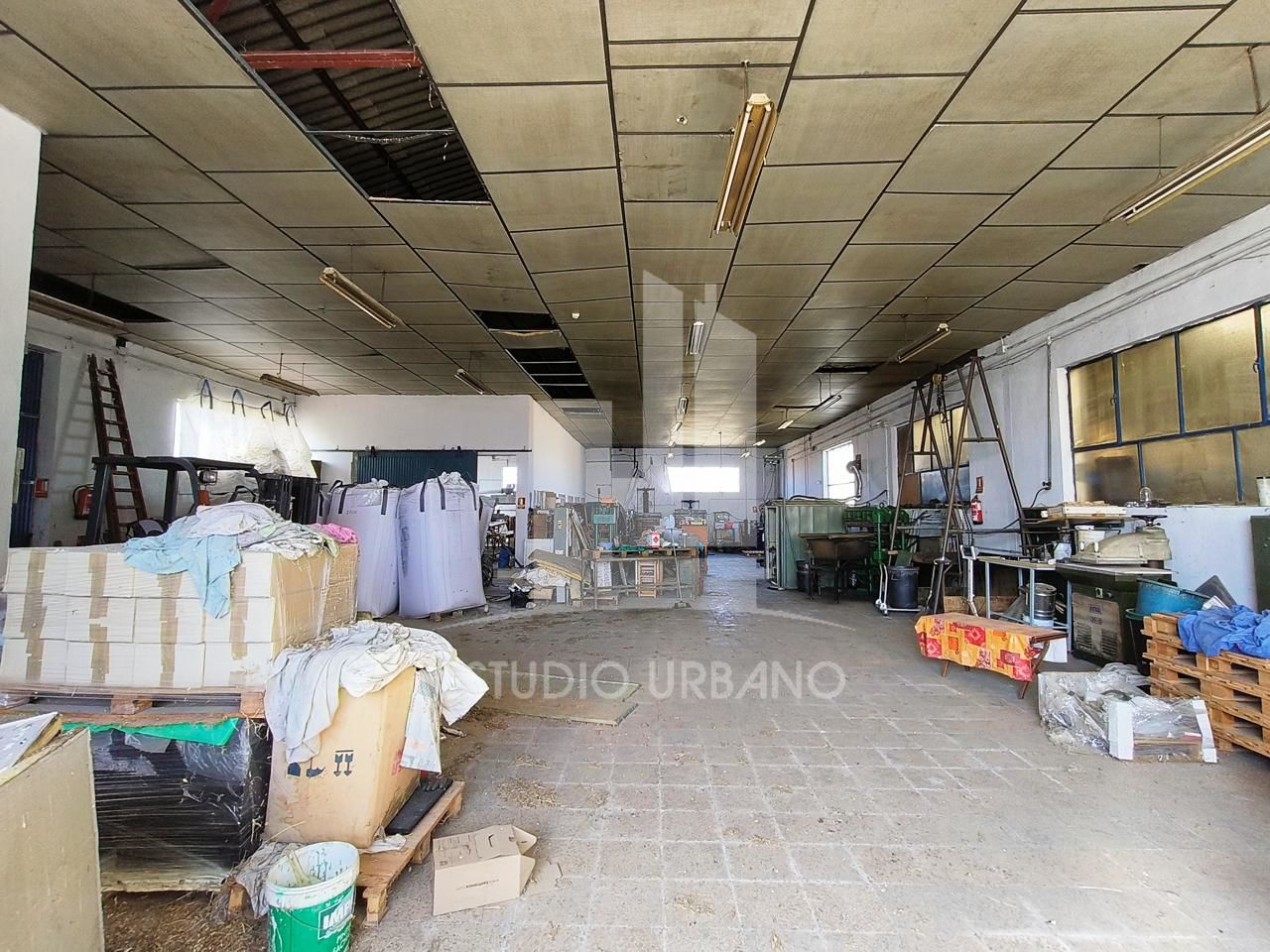 nave-industrial en castellanos-de-moriscos · castellanos-de-moriscos 140000€