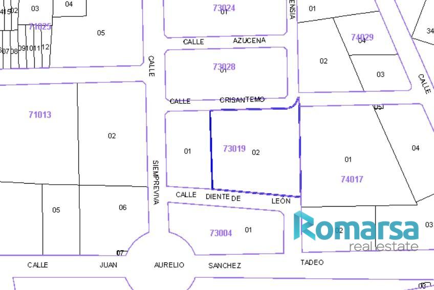 Terreno en Calle del Crisantemo, Ávila, Ávila de 6927 m2