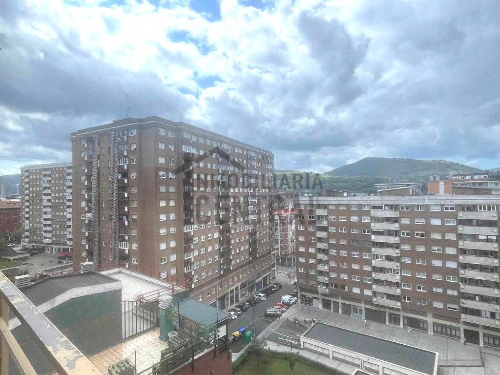 Piso en Calle Pintores Arrúe, Bilbao, Vizcaya de 65 m2