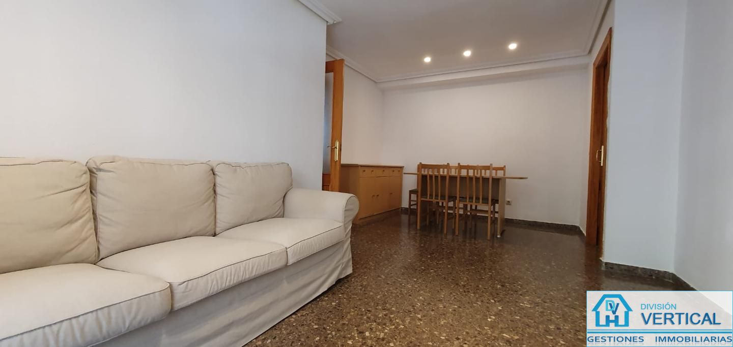 Flat in Plaza Músico Fayos, València, Valencia of 63 m2