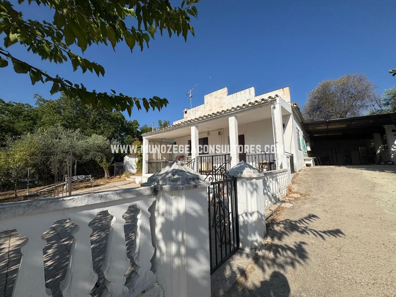 Casa rústica en Camino de la Torca, Lucena, Córdoba de 132 m2