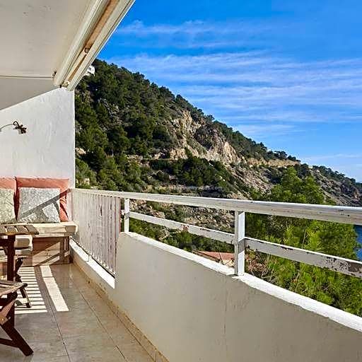 Fantastic studio apartment with beautiful sea views in Cala Llonga