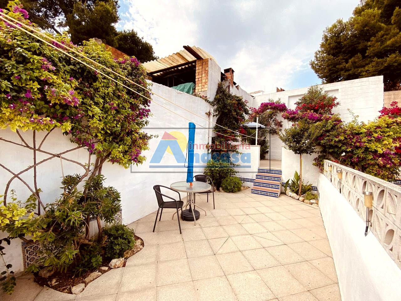 Casa / chalet en Carrer de Santa Bàrbara, Oliva, Valencia de 66 m2