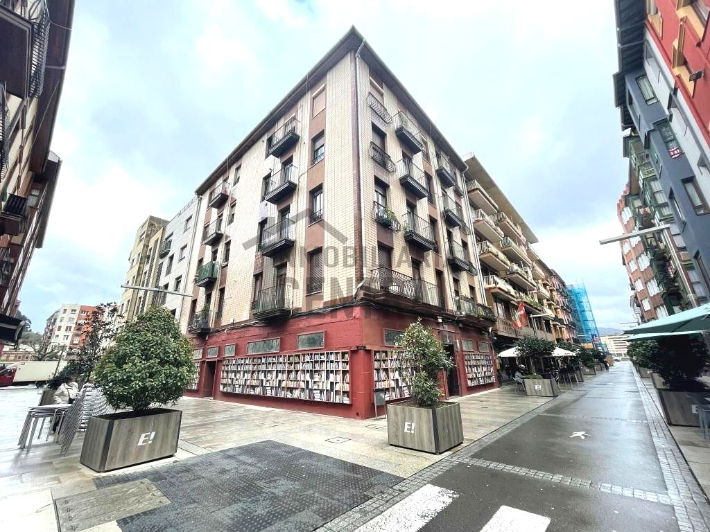 Shop in Fundación Jado Kalea, Altzaga, Bizkaia of 138 m2