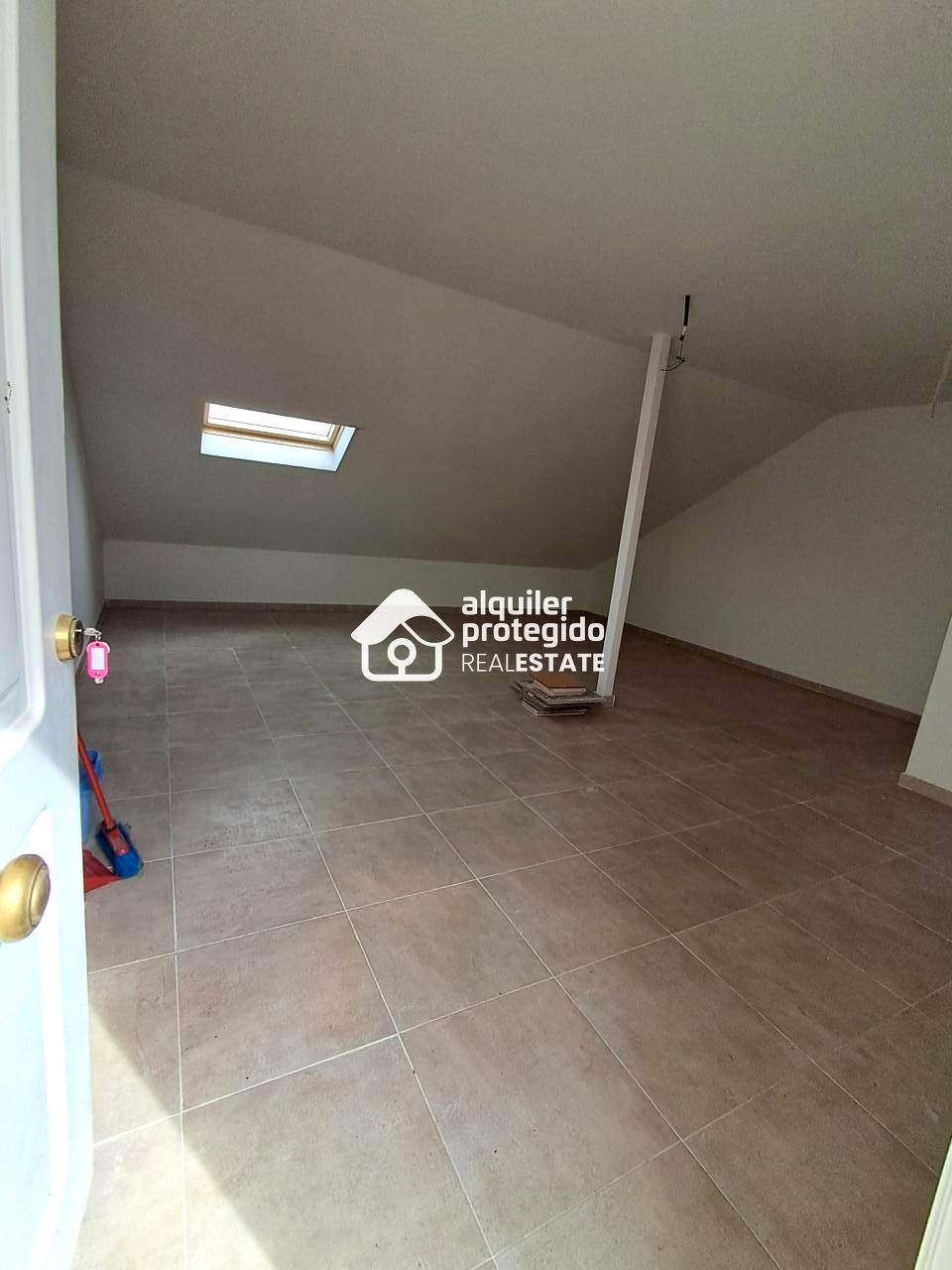 pisos en el-espartal · calle-el-molar-28722 250000€