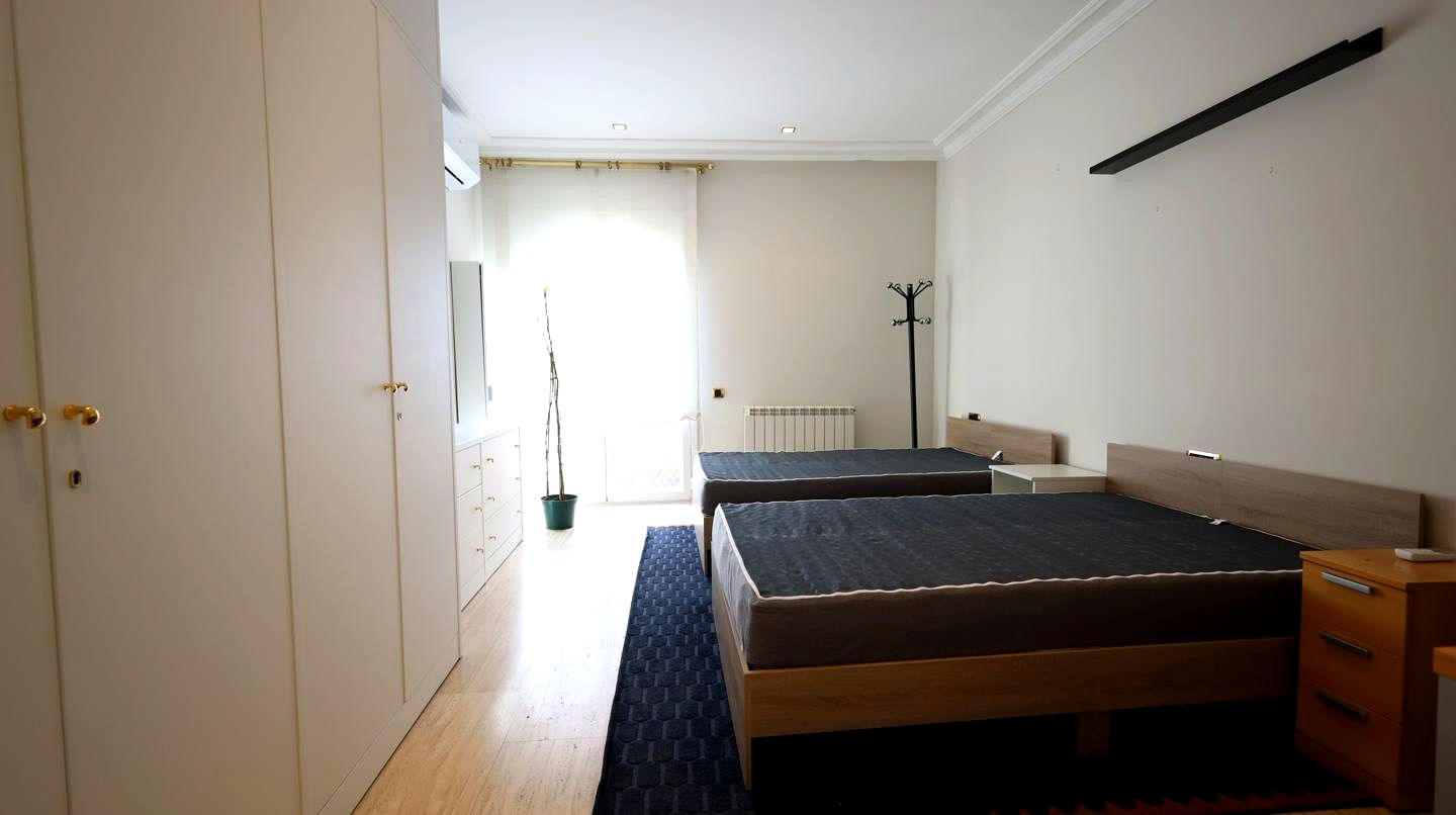 Piso · Barcelona · 5 hab.