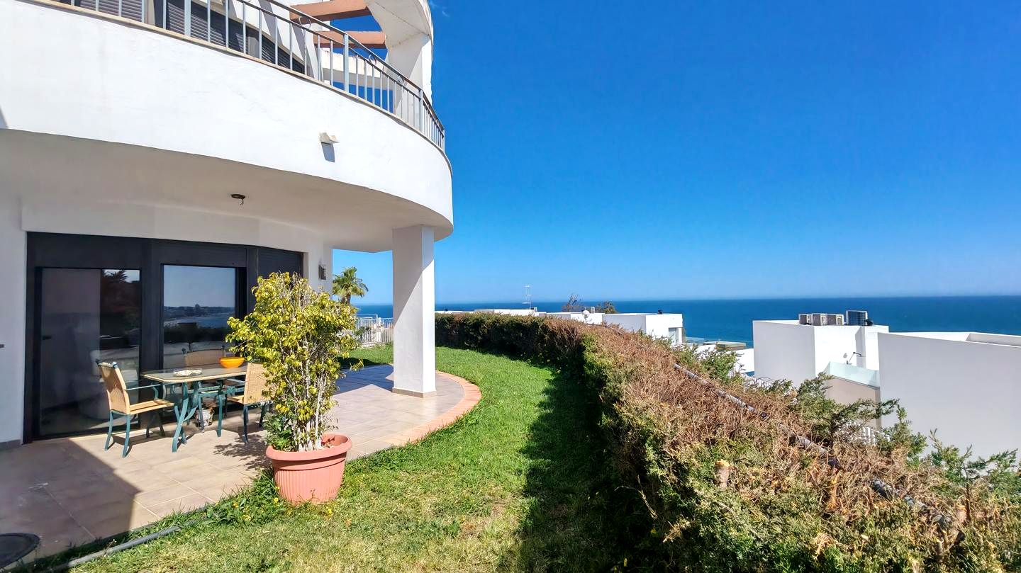 Casa / chalet en Calle Castaño, Fuengirola, Málaga de 440 m2