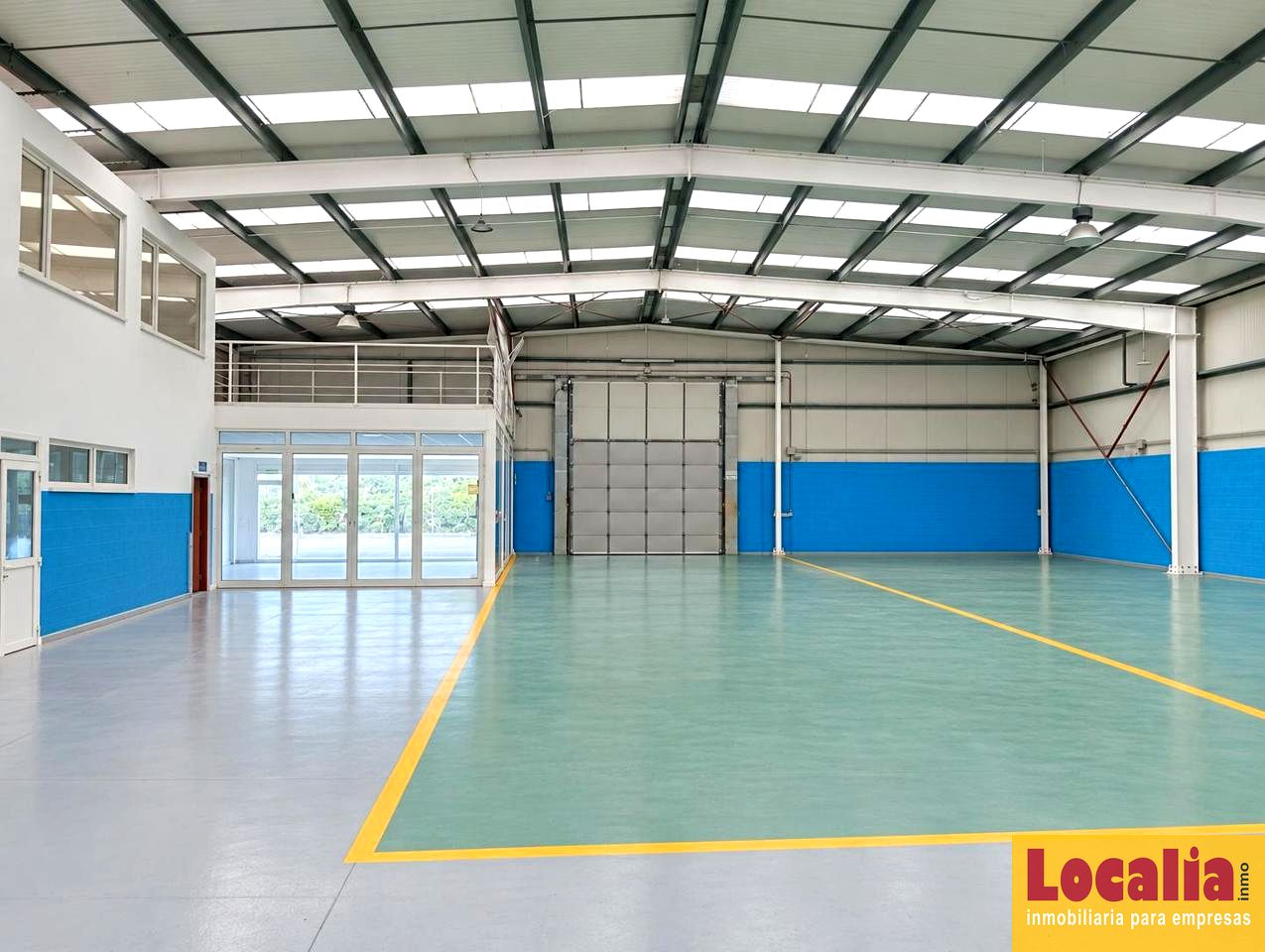 Nave industrial en Santa Cruz de Bezana, Cantabria de 896 m2