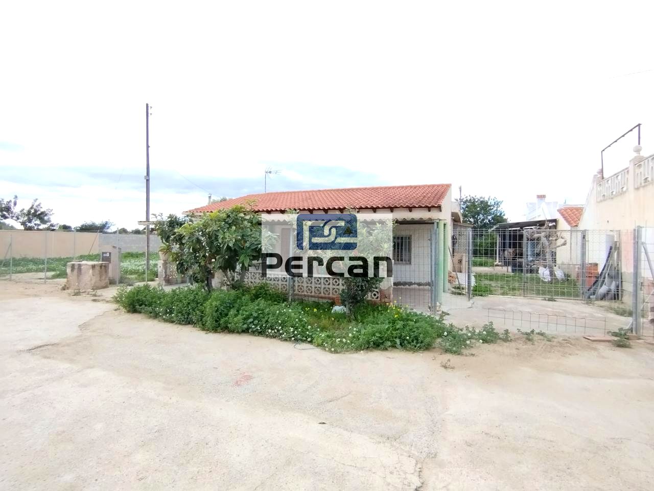 Casa / chalet en Carrer Músic Mestre Segovia, El Campello, Alicante de 2450 m2