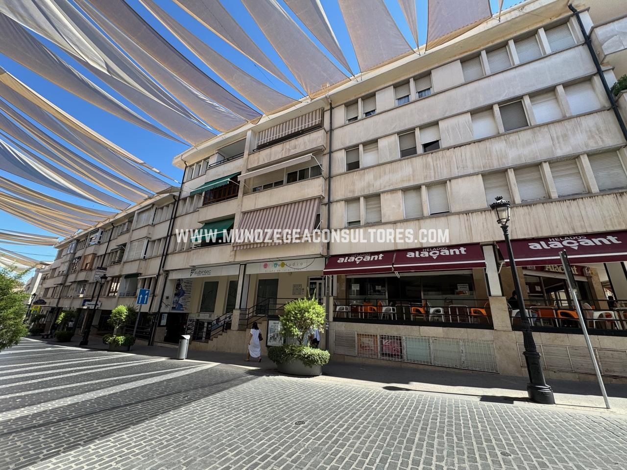 Local en Calle Julio Romero de Torres, Lucena, Córdoba de 278 m2