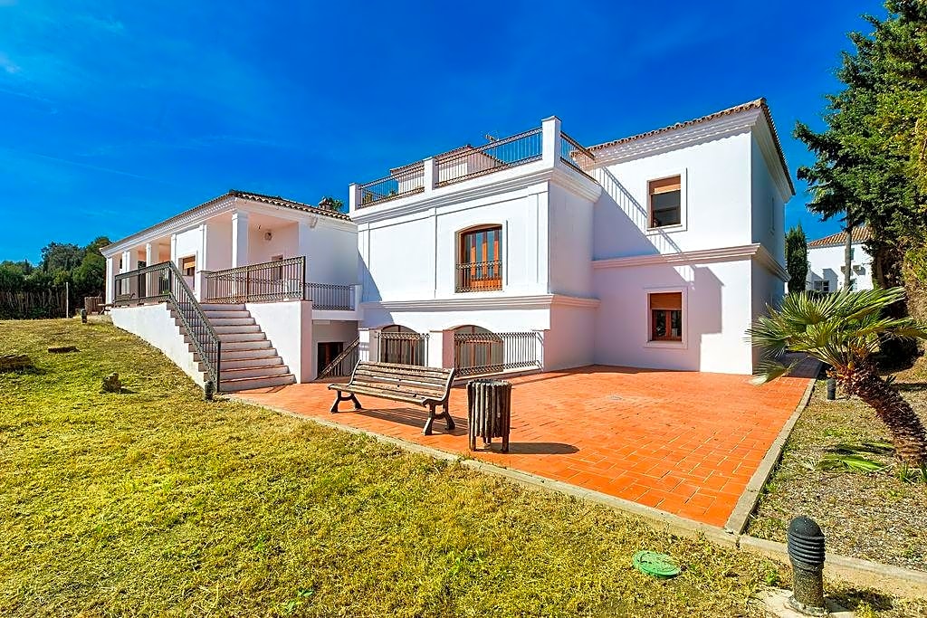 Casa / chalet en Callé Fenómeno, San Roque, Cádiz de 974 m2