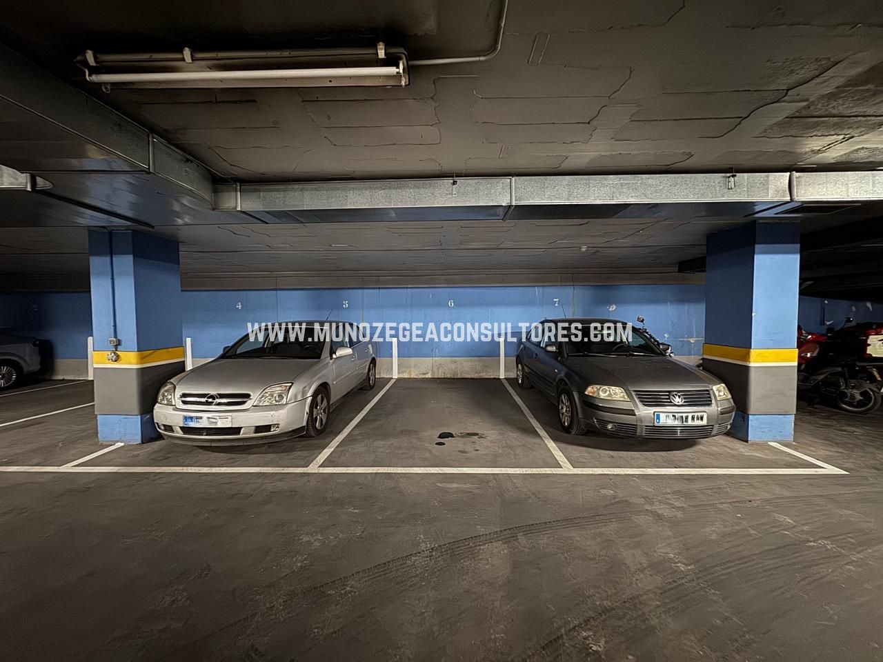 Plaza de parking en Calle Calzadilla del Valle, Lucena, Córdoba de 13 m2