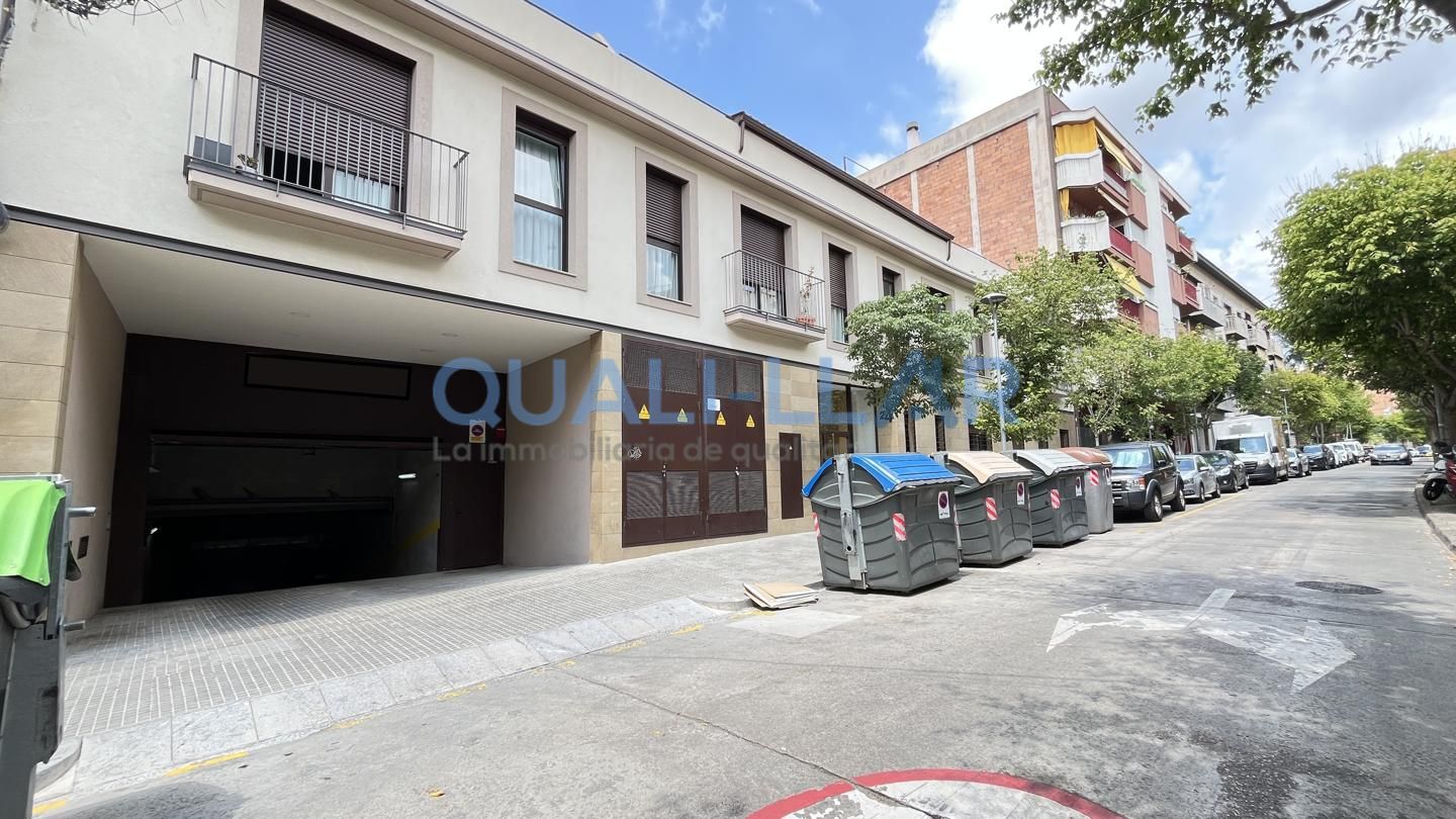 Plaza de parking en Carrer d'Eugeni d'Ors, Sant Feliu de Llobregat, Barcelona de 27 m2
