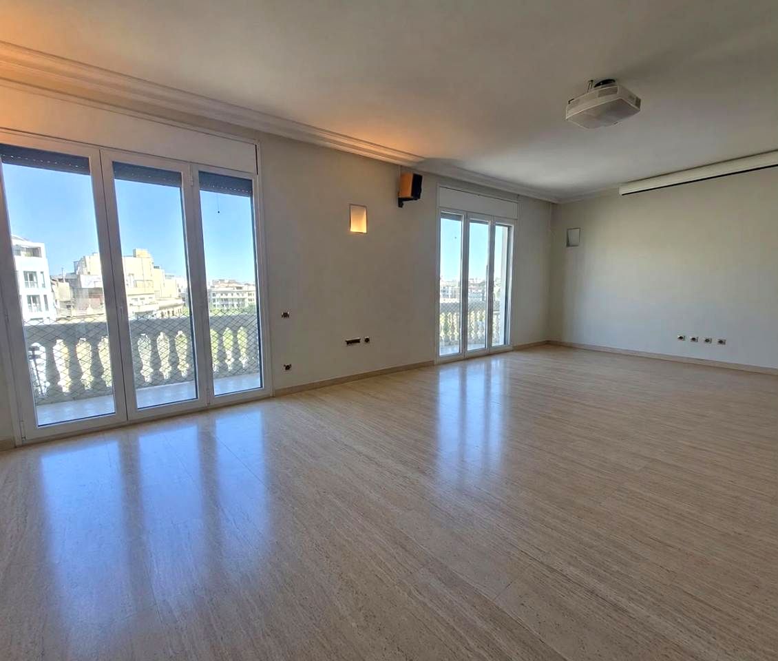 Piso · Barcelona · 5 hab.