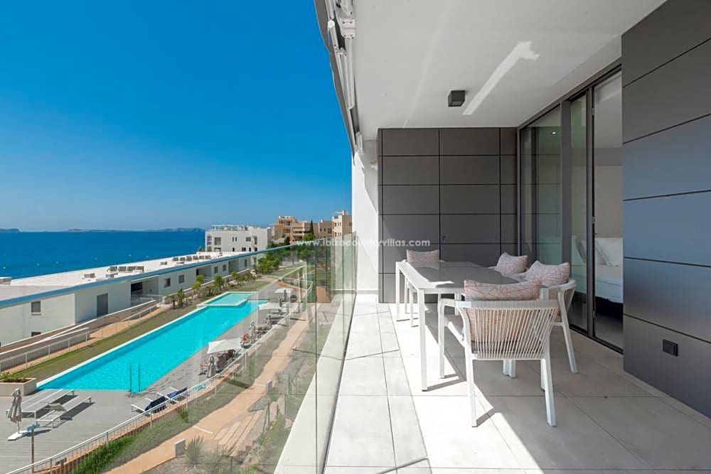 Sea front duplex penthouse, ready to be enjoyed