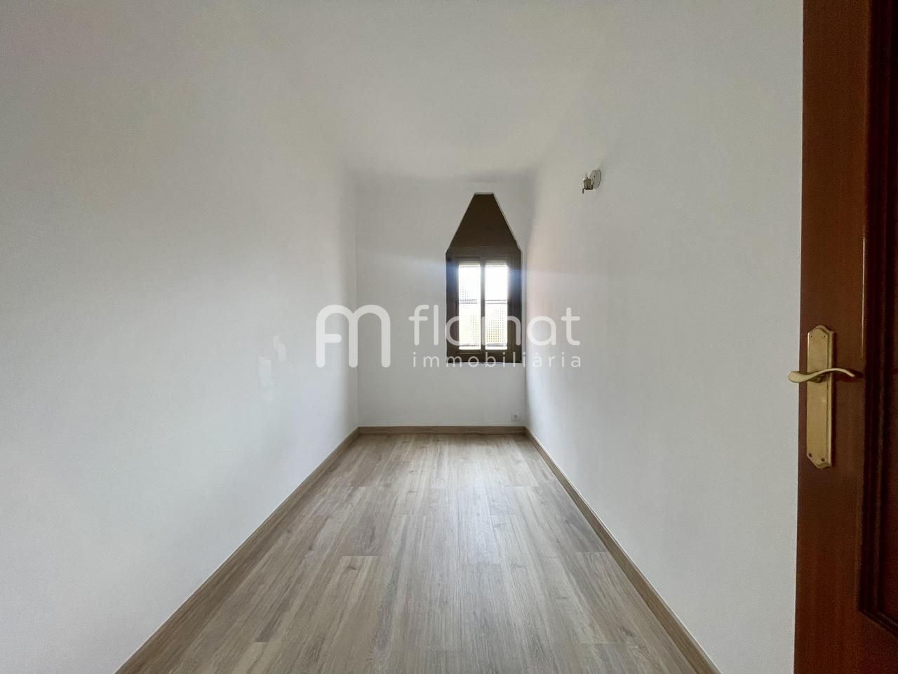 pisos en barcelona · carrer-dels-ferrocarrils-catalans-08038 265000€